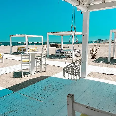 Victory Mamaia